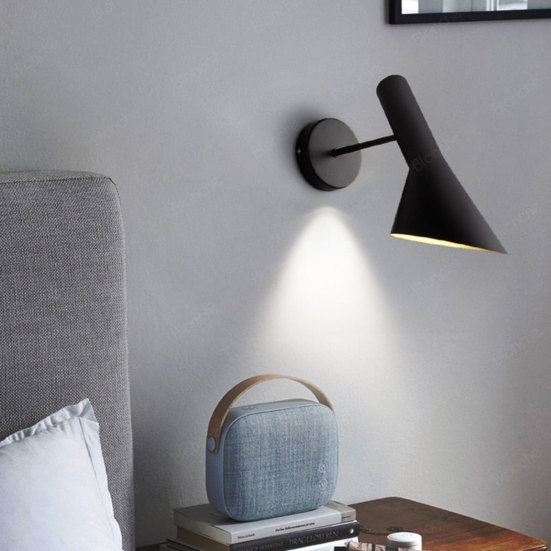 Minimalist Adjustable Wall Lamp